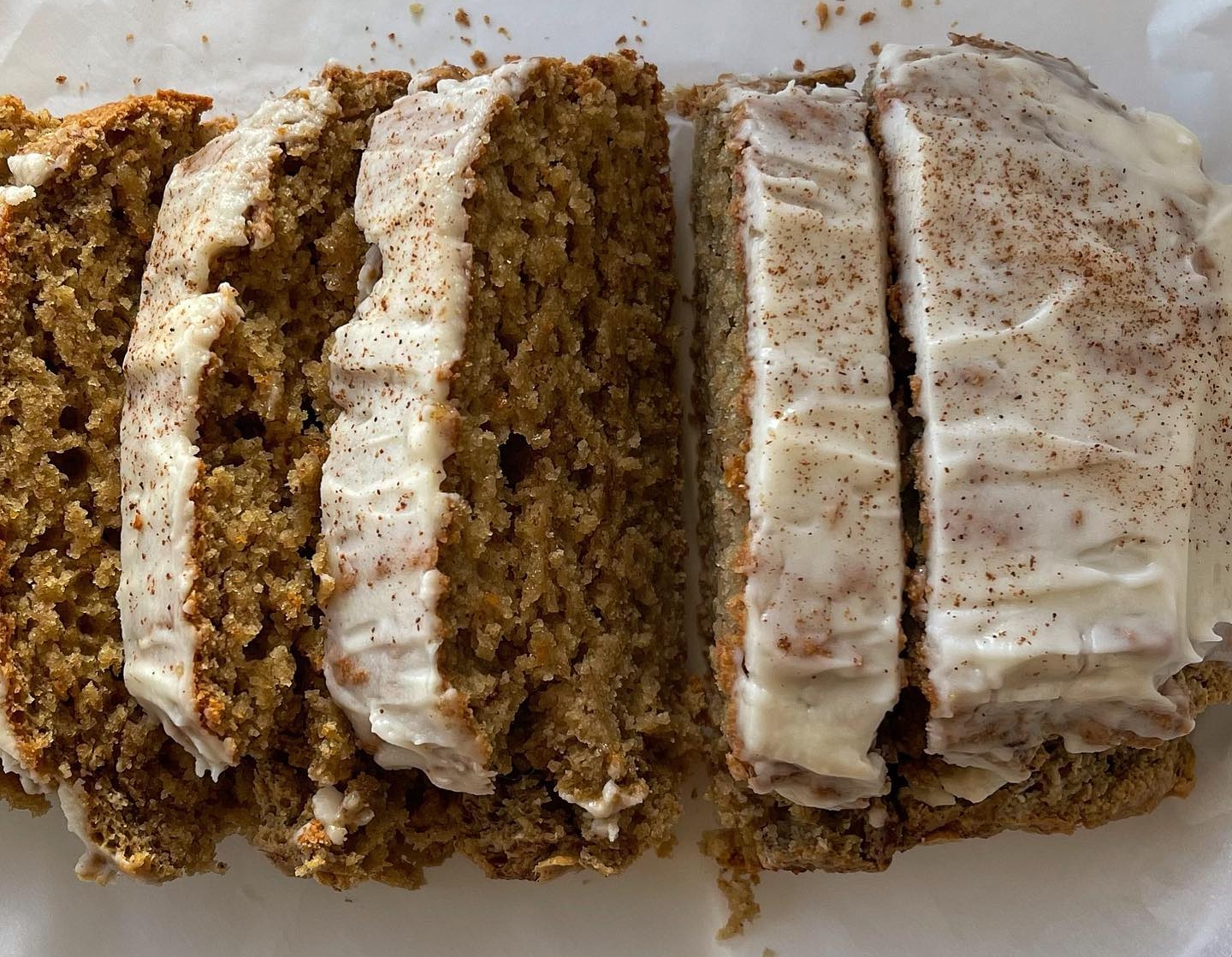 Umjesto klasičnih cimet rolica, na red je došao cinnamon roll kolač – imamo odličan recept