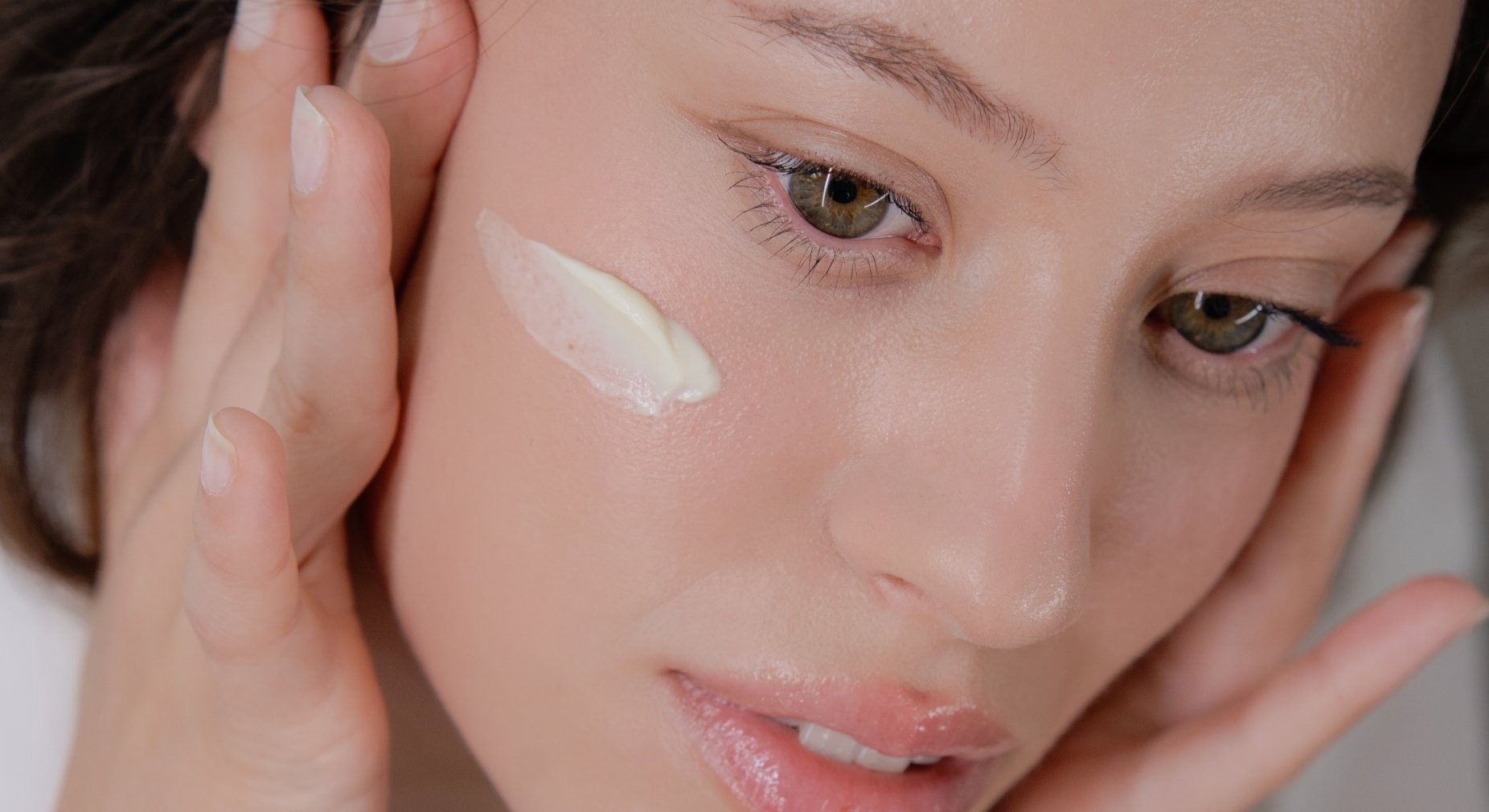 Što je intuitivna skincare rutina i zašto sve više žena prelazi na ovaj pristup njezi kože?