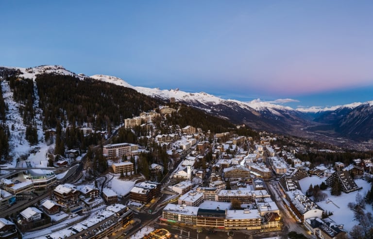Crans-Montana_AsianDream_iStock-1302760496