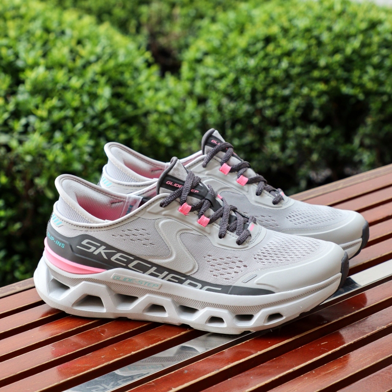 Skechers glide step tenisice