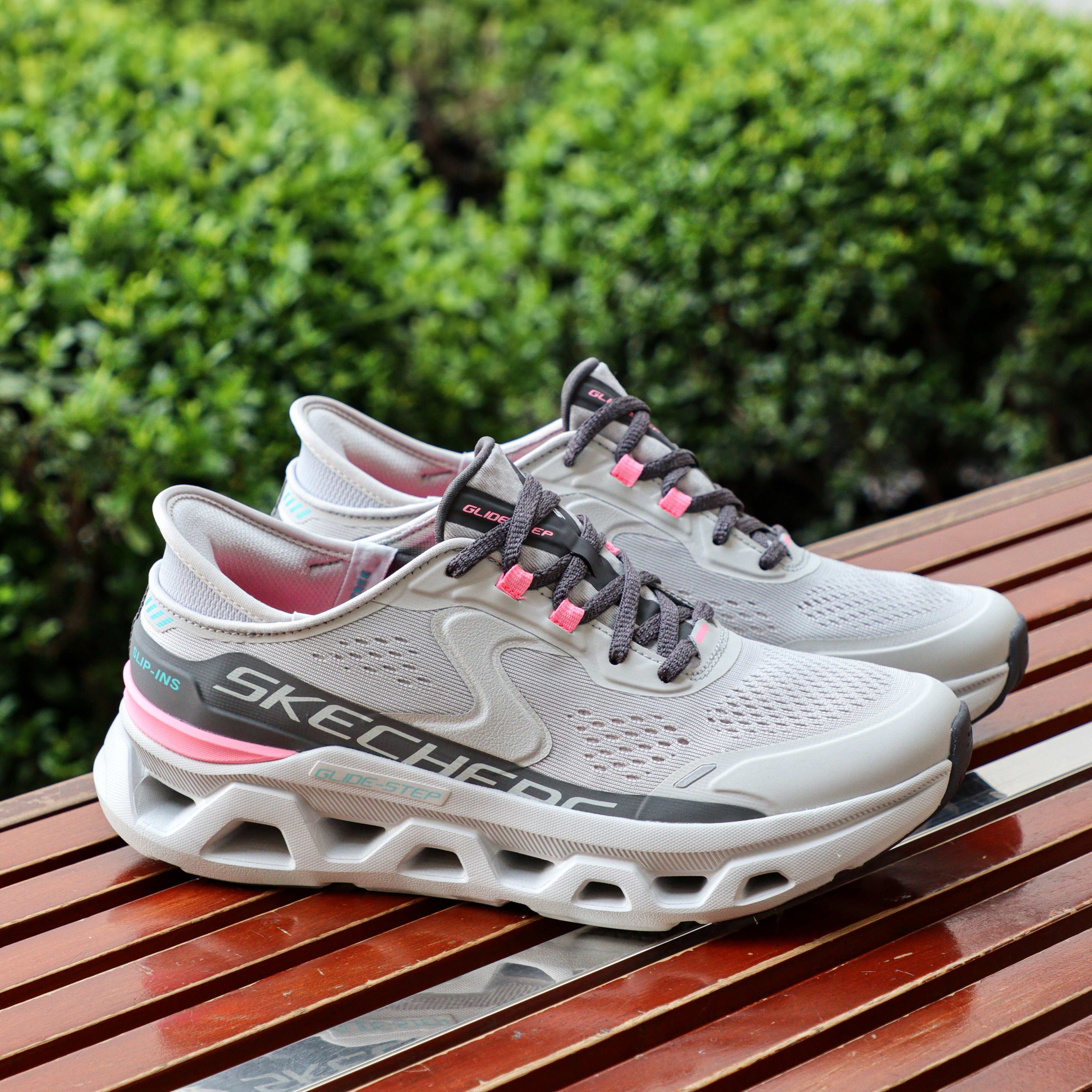 Skechers glide step tenisice