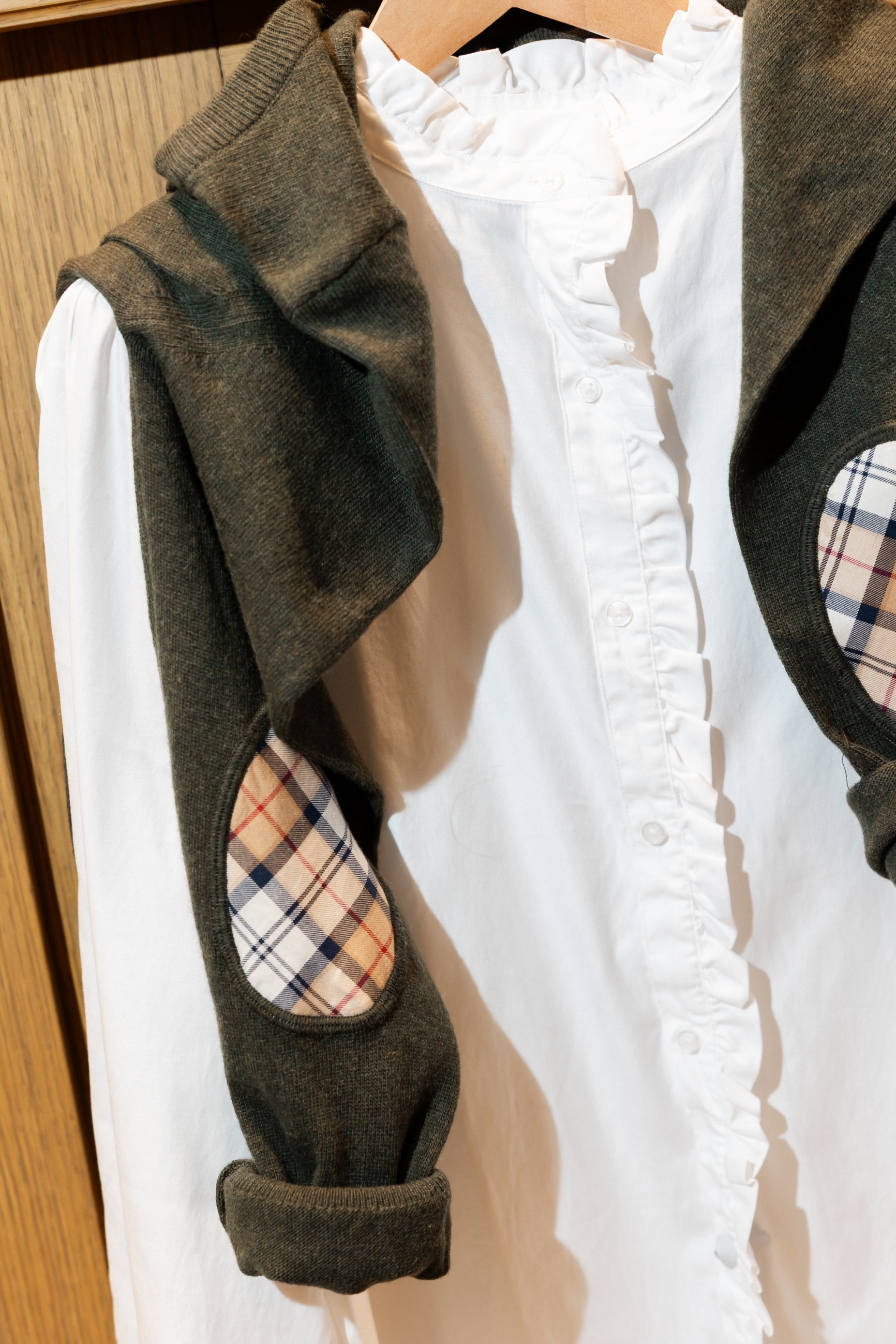 Jesen nam je omiljeno modno doba, a ovih 10 komada su esencija stylish i kvalitetne garderobe