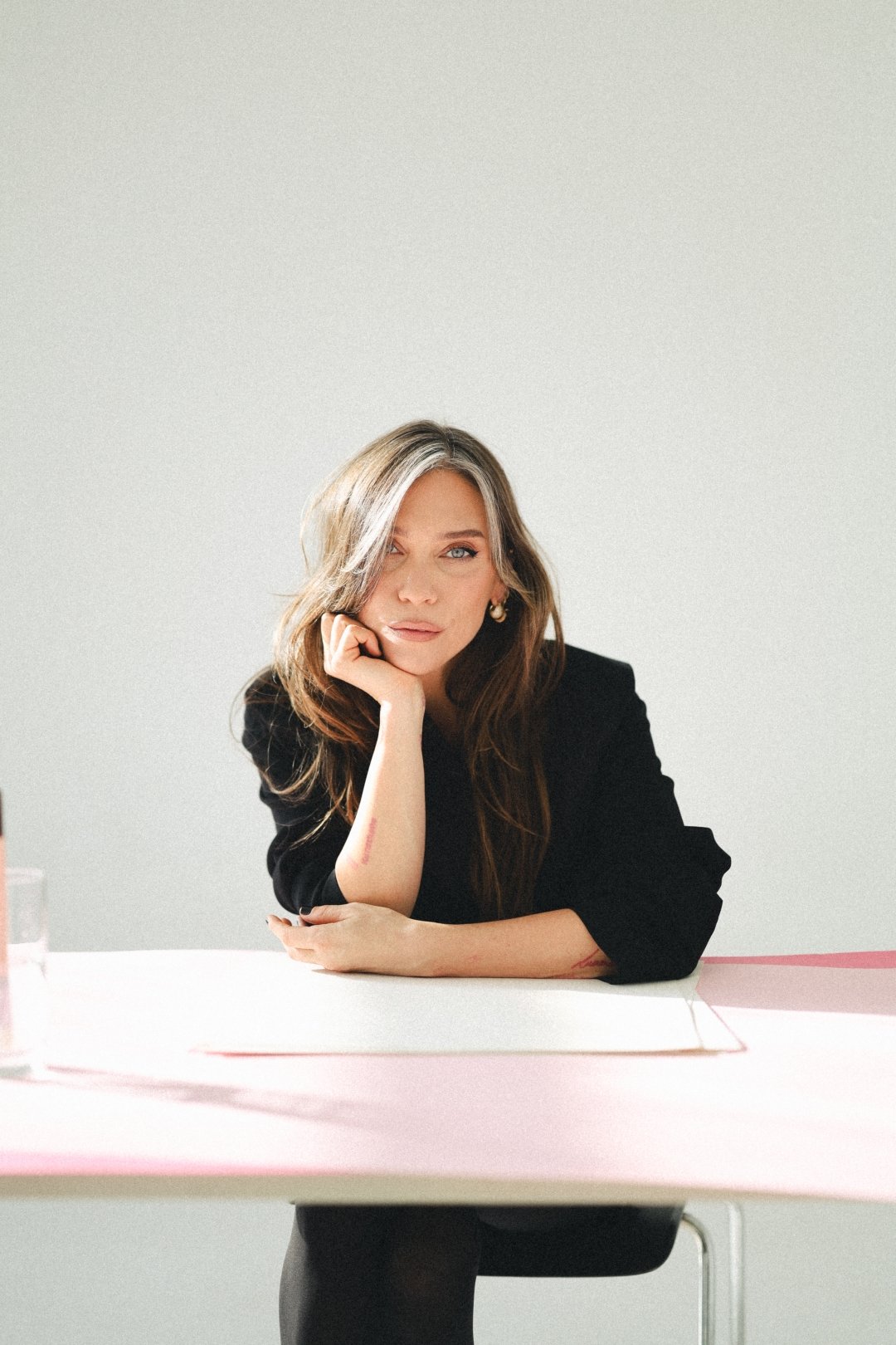 Želimo čuti vašu priču: Marina Marković ocrtala je grudi žena oboljelih od raka dojke