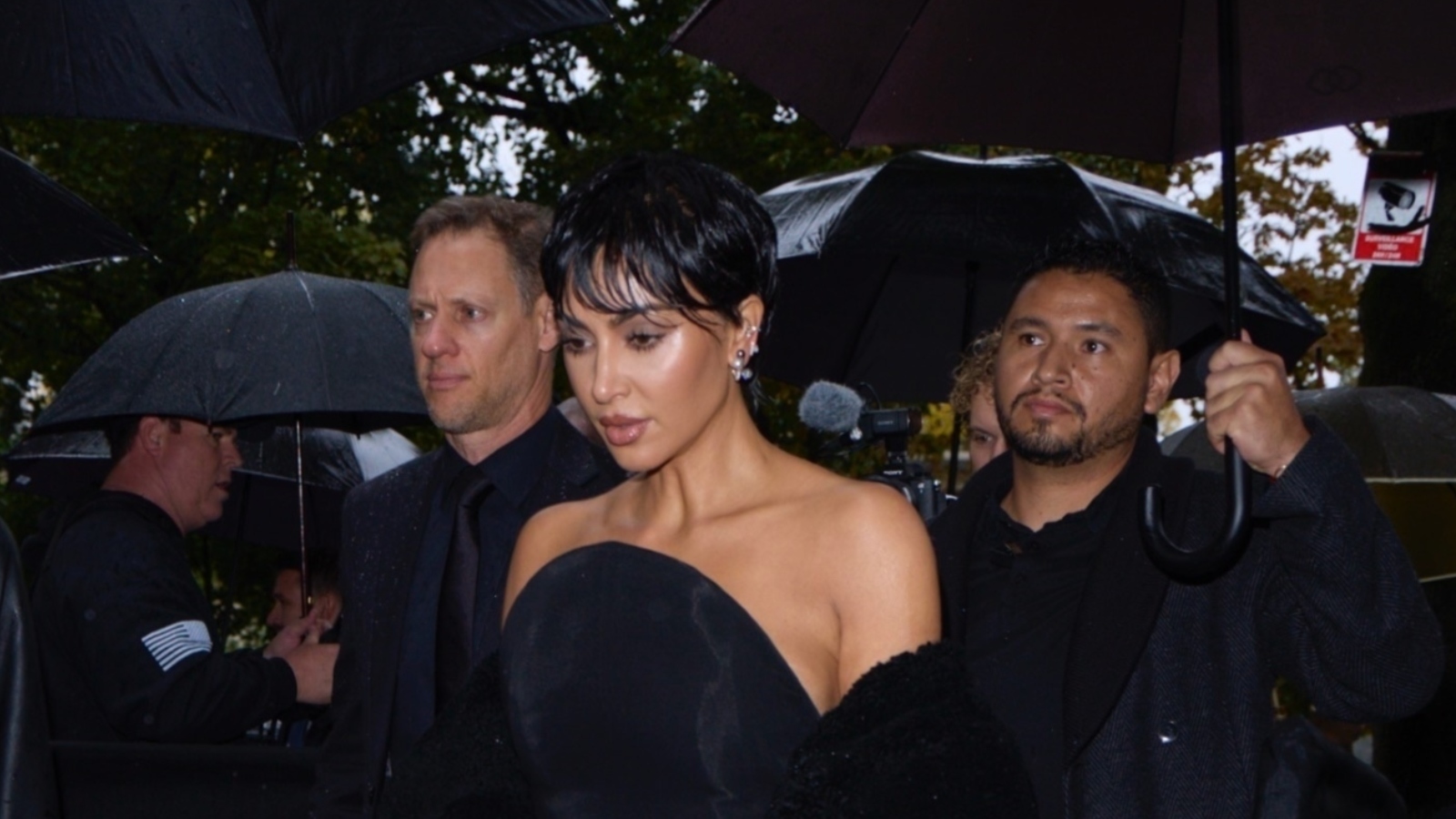 Hello pixie! Kim Kardashian je dramatično skratila kosu. Stoji joj sjajno