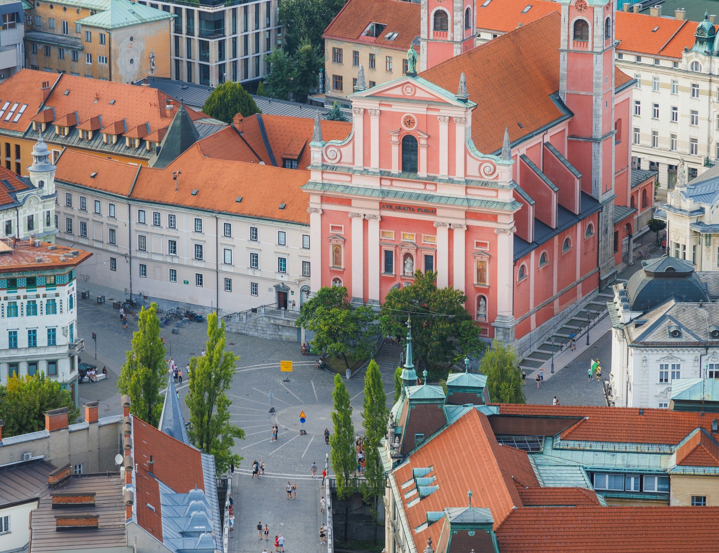 Ljubljana u jesen: Šetnje, skriveni vrtovi i kava na neobičnim mjestima
