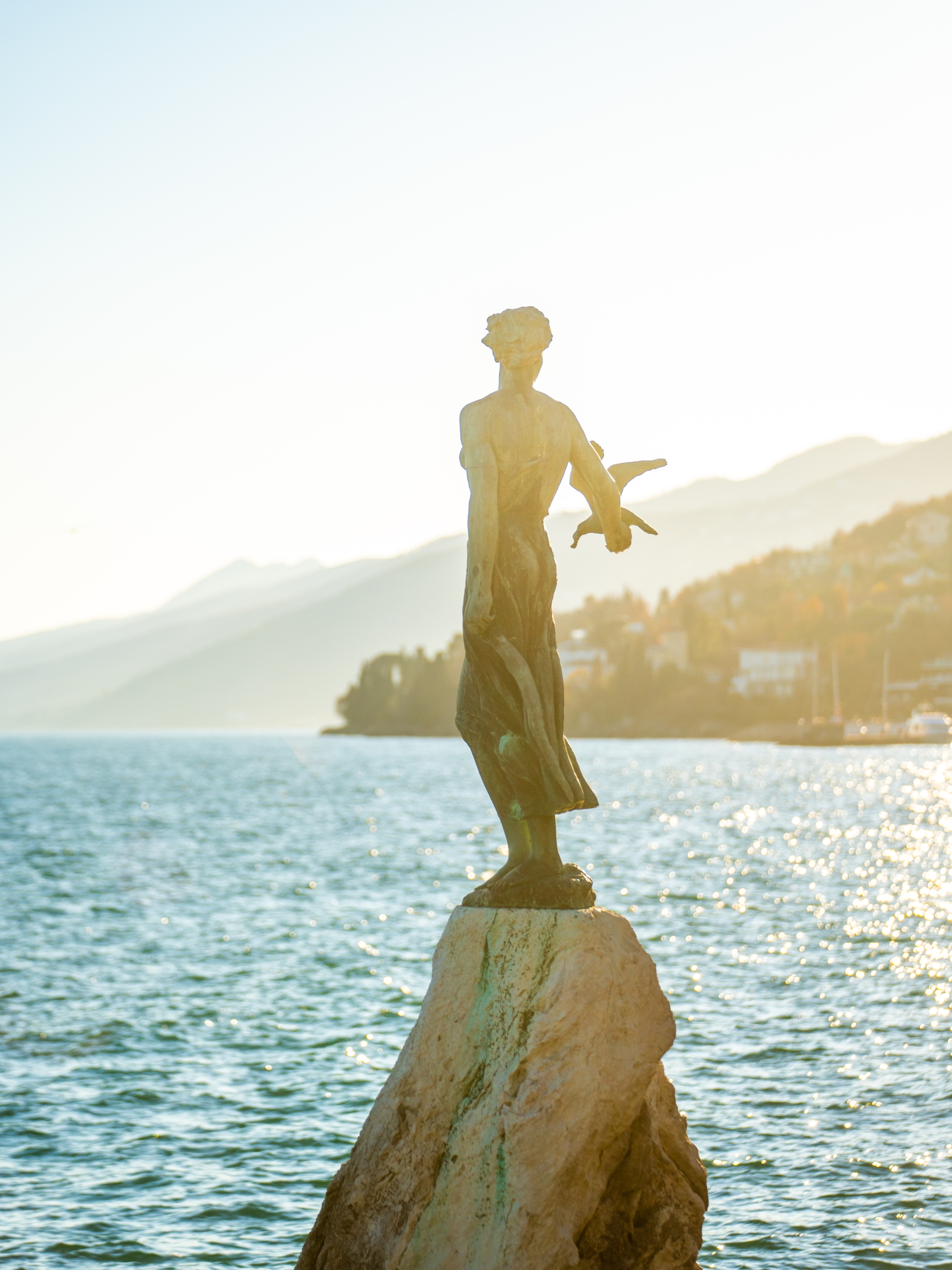 Maiden with the Seagull_Explorer_bz (Zoran Bakić)