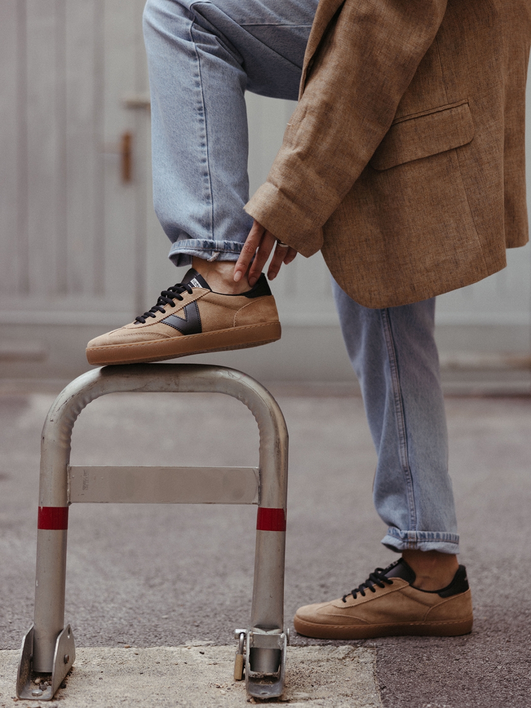 Kako nosimo traperice ove sezone? Ključan je odabir cipela koje mijenjaju cijeli outfit