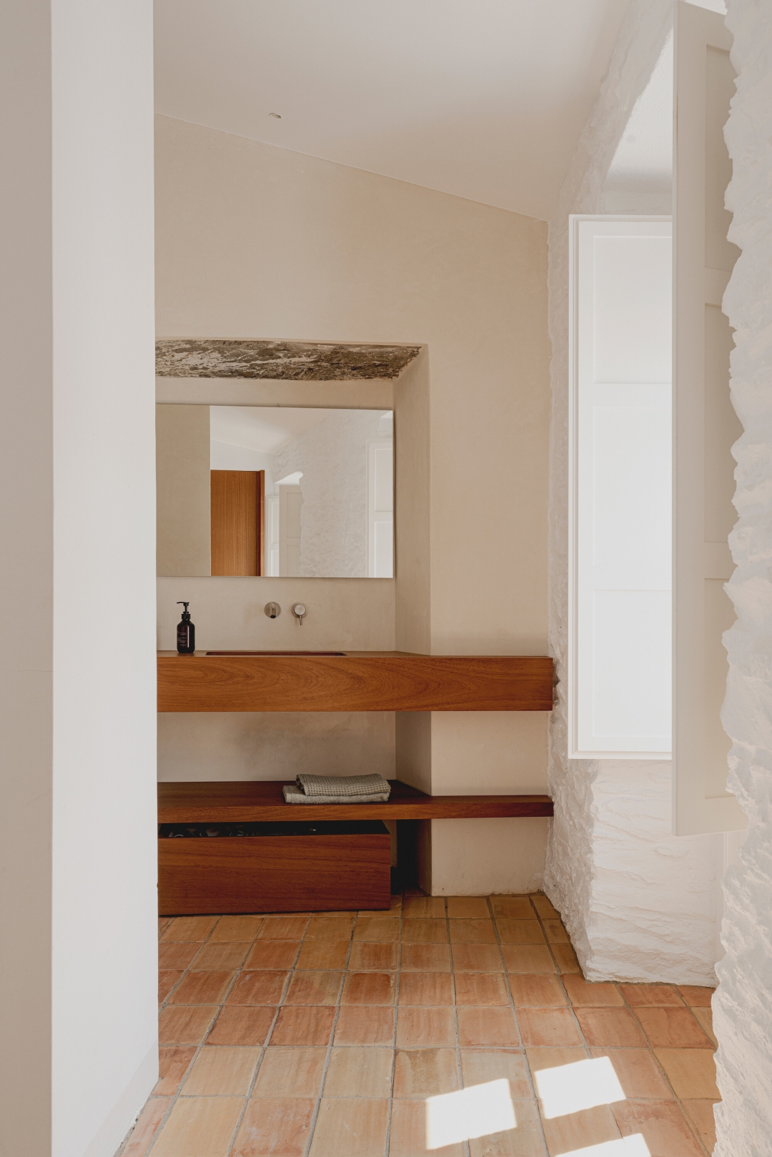 Ribarska kuća u Španjolskoj_bea-portabella-jordi-pages-david-zarzoso (24)