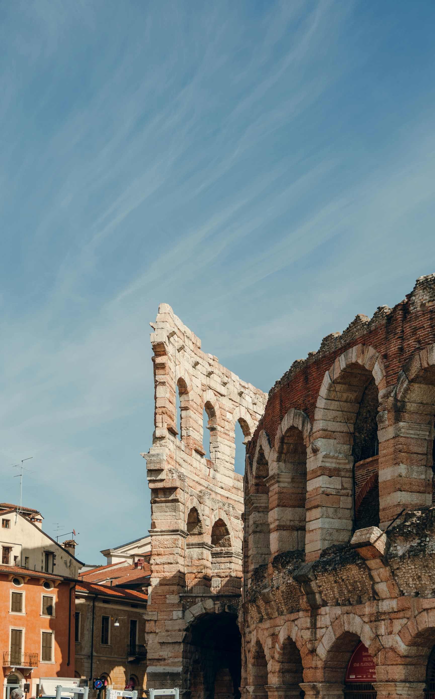 Zimske olimpijske igre Italija_Arena di Verona_ollie-singleton-b_AtgG4rLgg-unsplash