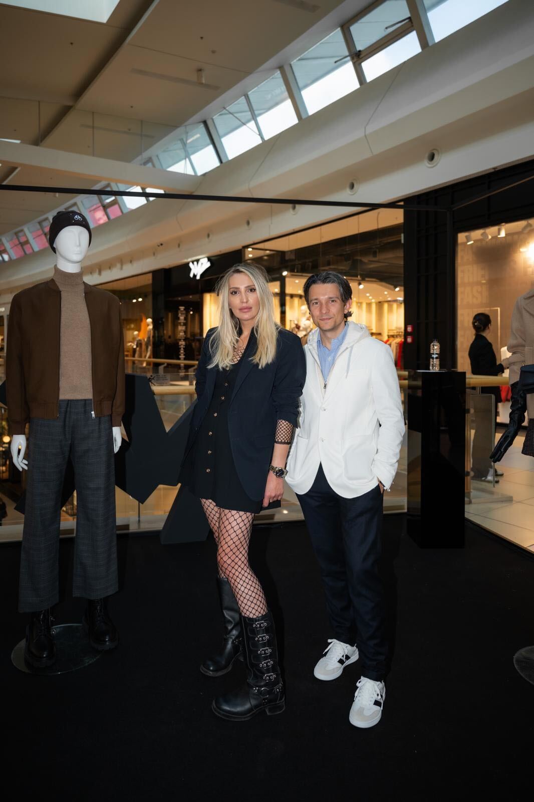 xyz pop up shop mood slike