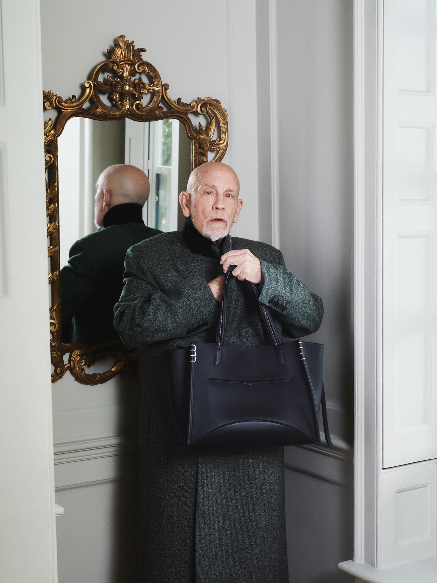 John Malkovich u ulozi koju nismo očekivali – postao je lice nove JW Anderson kampanje