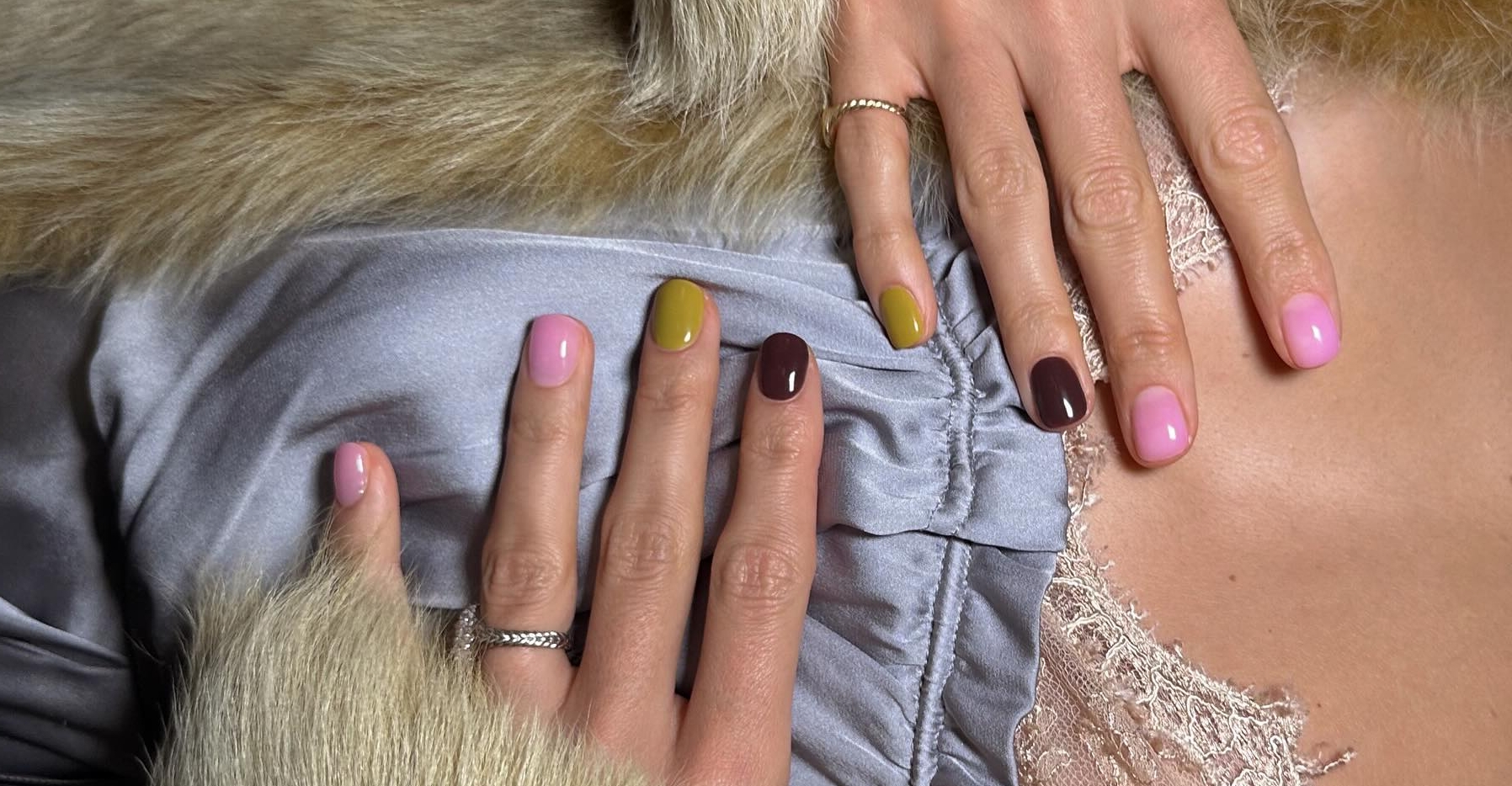 Mismatched nails: Retro trend kojem ove sezone ne odolijeva nijedna cool djevojka
