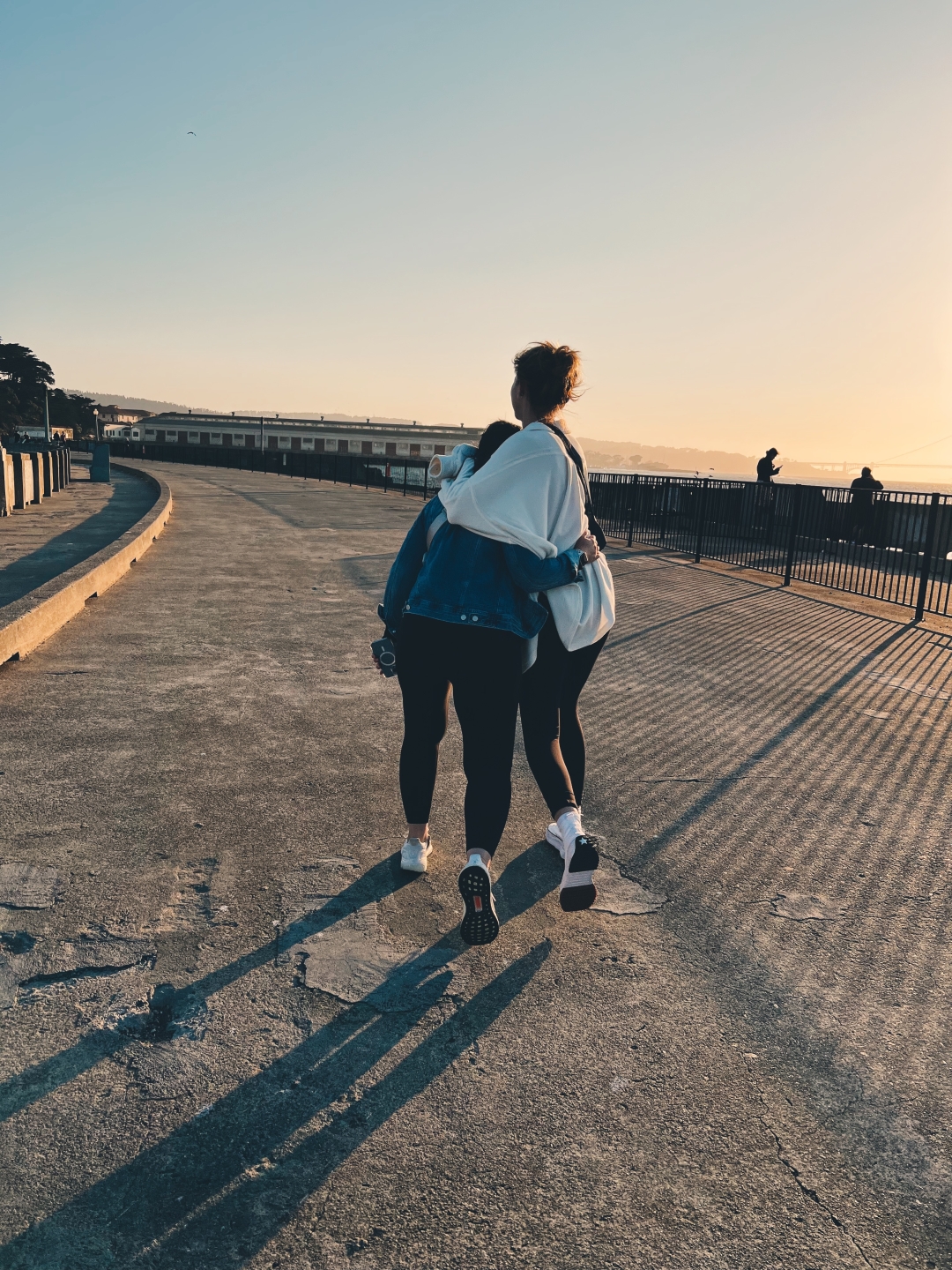 podrška_tristen-metcalf-dupe