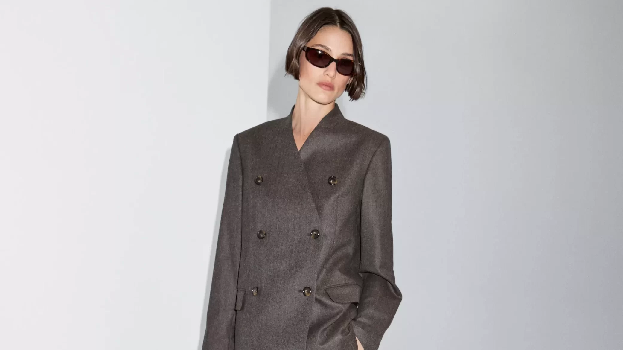 Nova generacija sakoa je pred nama. Zašto su svi odjednom opsjednuti s blejzerima bez revera?