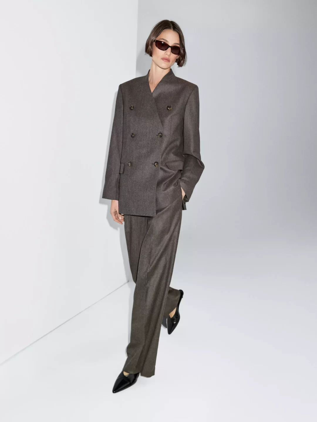 Nova generacija sakoa je pred nama. Zašto su svi odjednom opsjednuti s blejzerima bez revera?