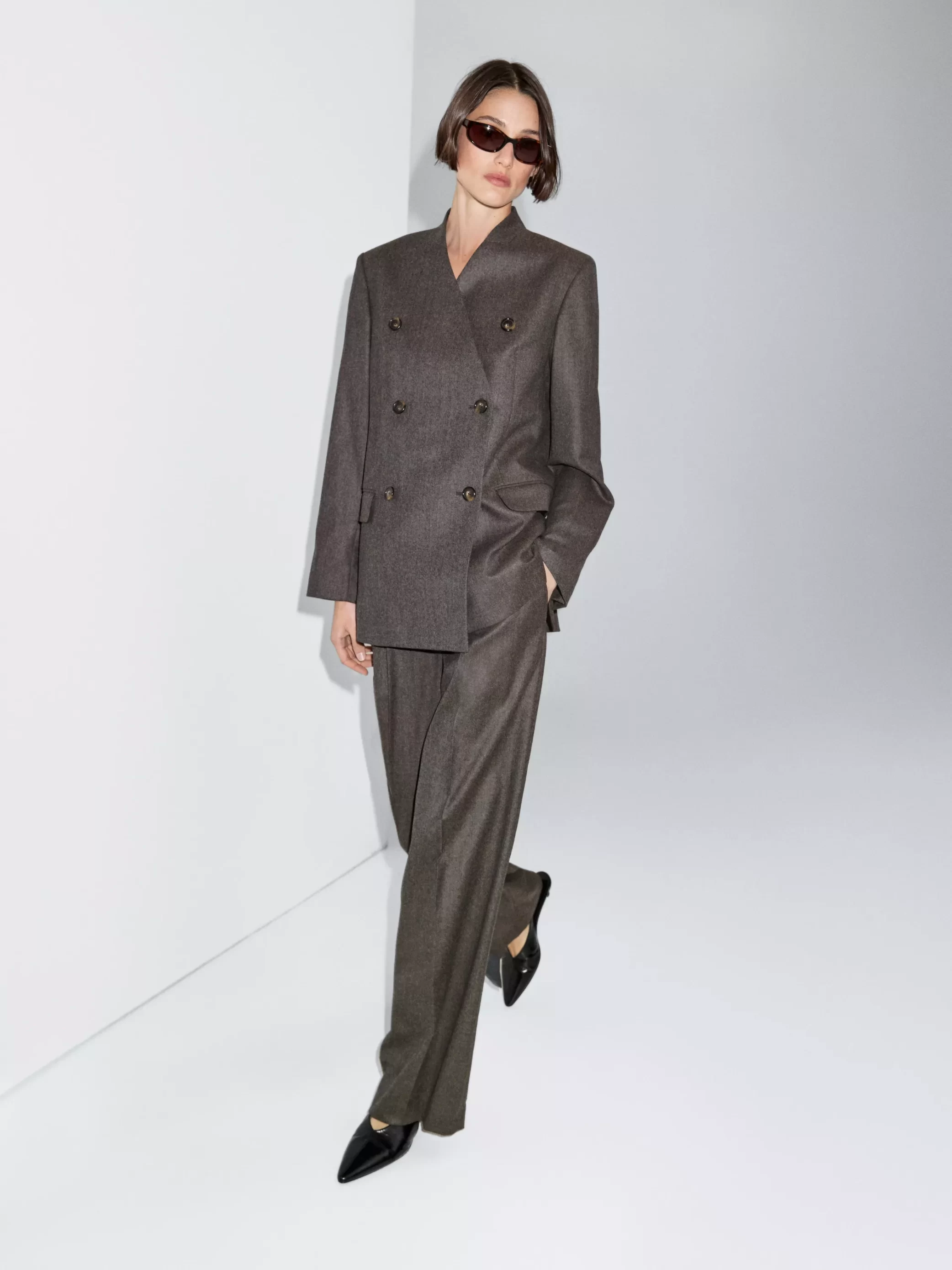 Nova generacija sakoa je pred nama. Zašto su svi odjednom opsjednuti s blejzerima bez revera?