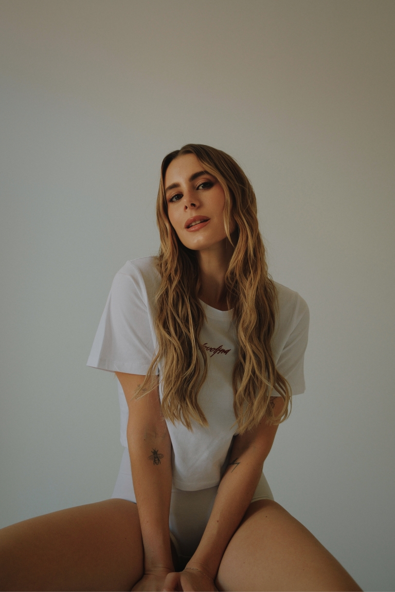 Nika Turković majice