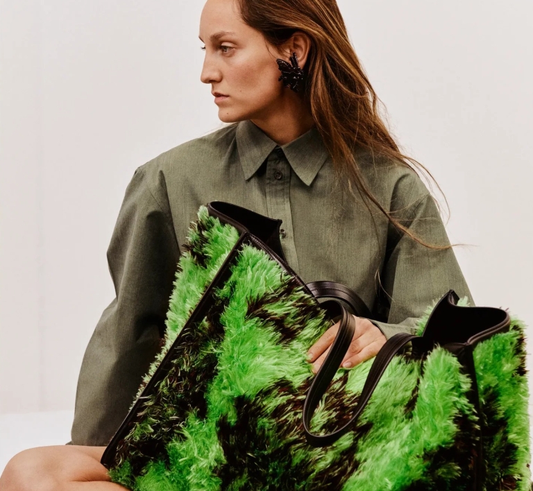 Phoebe Philo dodajemo na listu brendova koje bismo nosili do kraja života. Kuća je predstavila nove komade