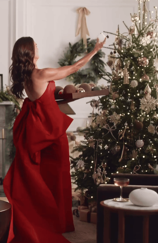 Privukla nas je nova blagdanska kolekcija koja vraća duh devedesetih, s Brooke Shields u glavnoj ulozi