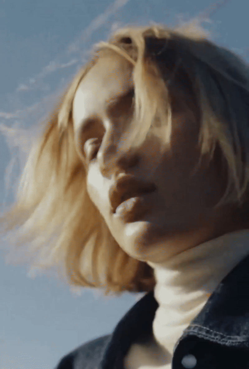 Best buy: H&M je opet lansirao svoje najviralnije traperice, ovaj put u tamnoj nijansi