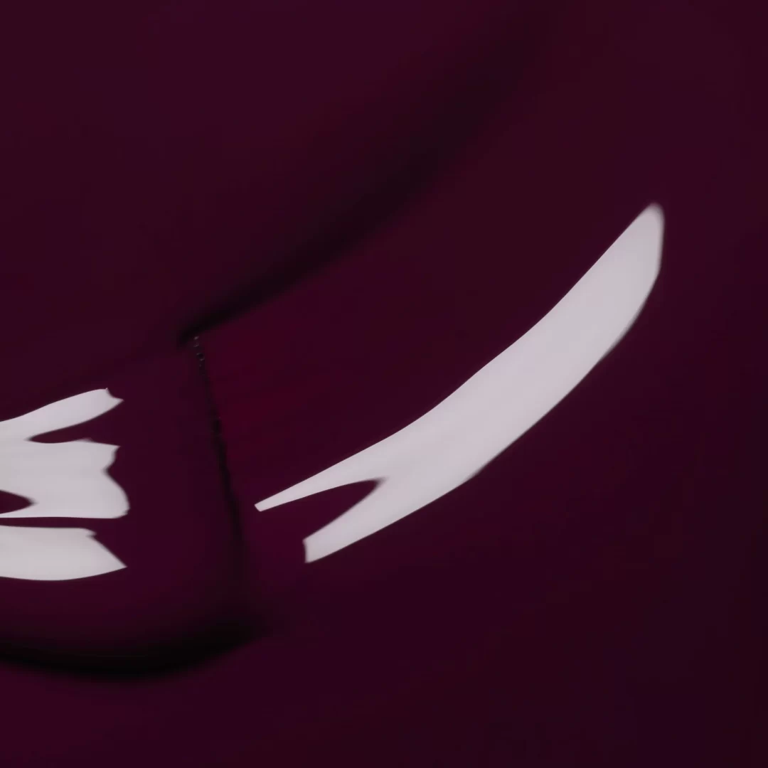 'it' boja laka za nokte_tamno ljubičasta