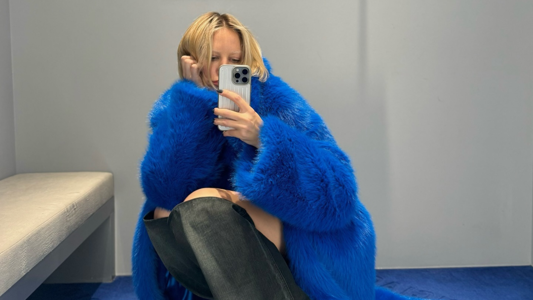 Jednoglasno su se složili i stylish celebritiji i vodeći brendovi: Ova moćna plava nijansa će biti posvuda