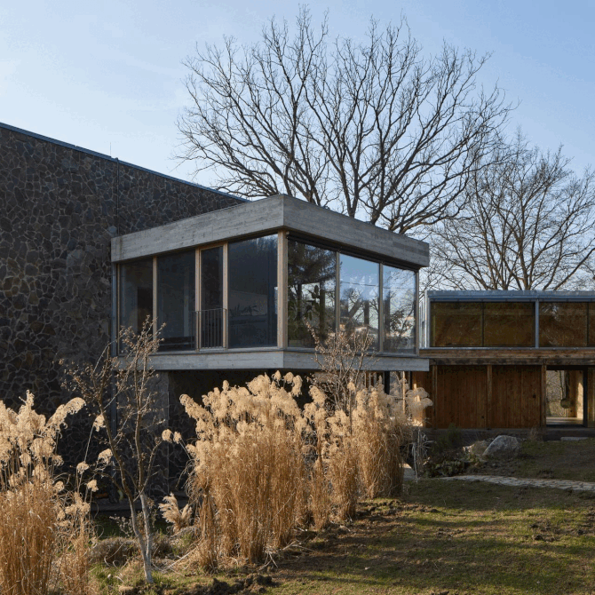 Atelje u kojem bismo rado boravili, a nastao je kao produžetak obiteljske kuće na vrhu obronka