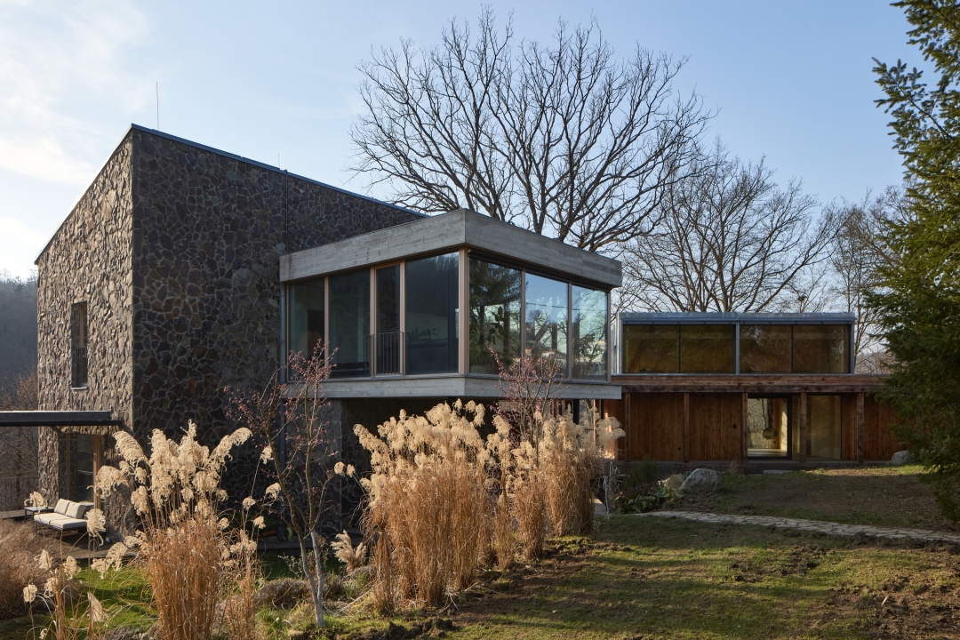 obiteljska kuća_paiva-architekti-mednik-house-radek-ulehla-01 (2)